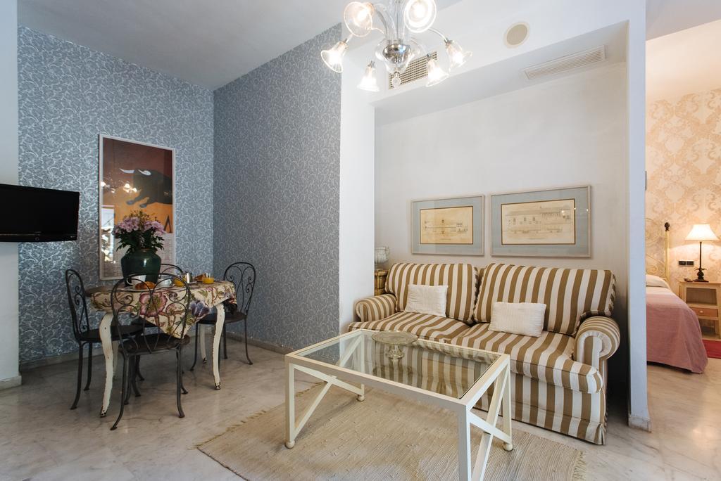 Singular Corral De San Jose Apartment Seville
